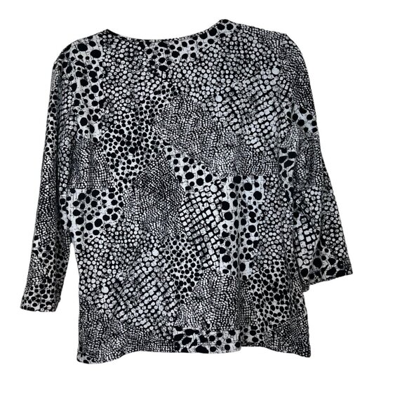 Ruby Rd. FAVORITES Shirt M Black White Abstract V Neck Pullover Top Size Medium - Picture 2 of 7